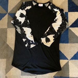 LuLaRoe Randy tee, baseball tee style. Halloween bats